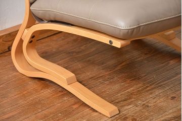 中古 展示・美品　カリモク　レトロモダン　WDモデル革張りソファー(2) 定価約12万円