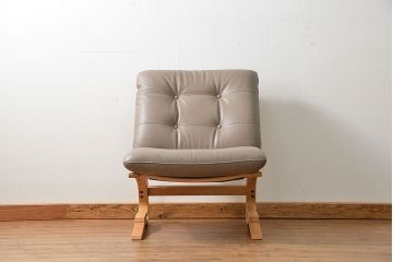 中古 展示・美品　カリモク　レトロモダン　WDモデル革張りソファー(3) 定価約12万円