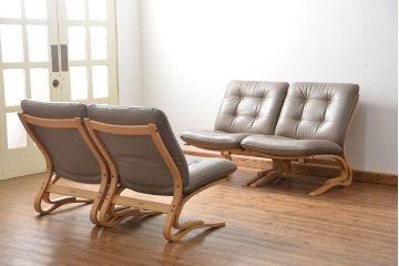 中古 展示・美品　カリモク　レトロモダン　WDモデル革張りソファー(3) 定価約12万円