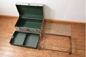 アンティーク家具　アンティーク センターテーブル仕様のジェラルミントランク