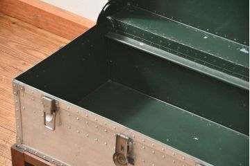 アンティーク家具　アンティーク センターテーブル仕様のジェラルミントランク