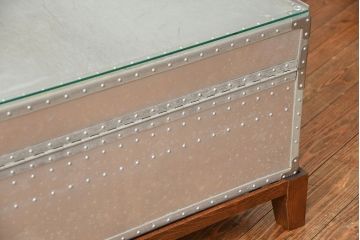 アンティーク家具　アンティーク センターテーブル仕様のジェラルミントランク