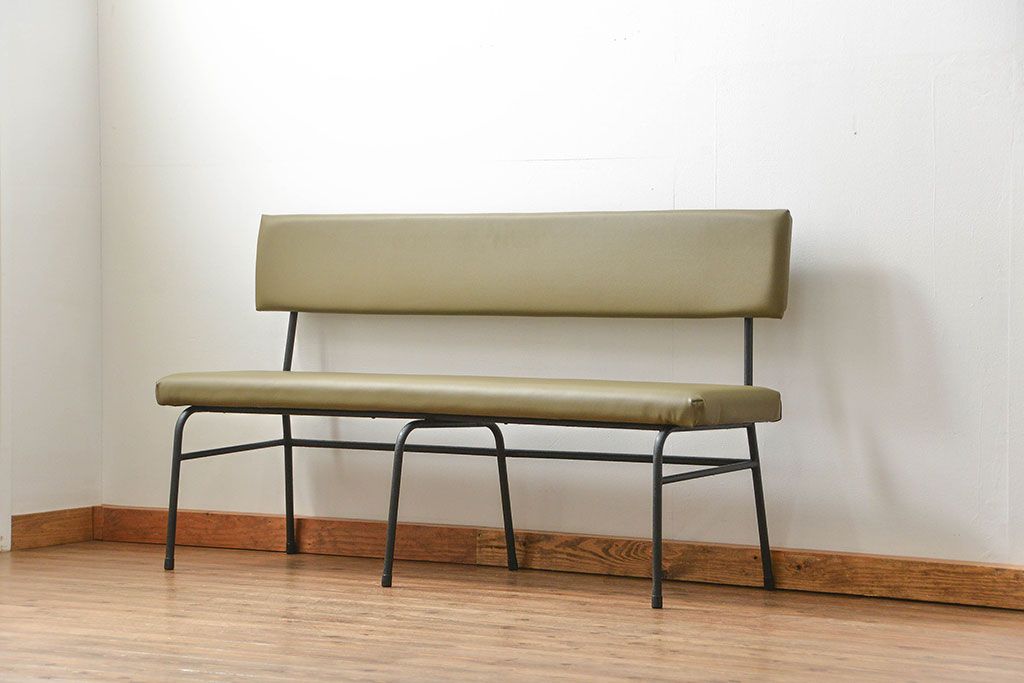 レトロ家具　昭和レトロ シンプルな鉄脚ベンチ(長椅子、長イス)