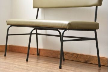 レトロ家具　昭和レトロ シンプルな鉄脚ベンチ(長椅子、長イス)