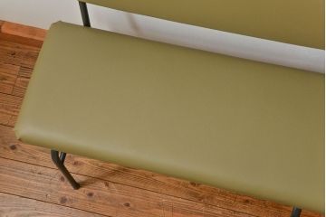 レトロ家具　昭和レトロ シンプルな鉄脚ベンチ(長椅子、長イス)