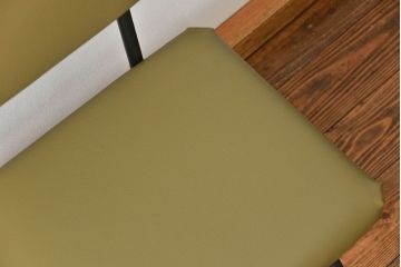 レトロ家具　昭和レトロ シンプルな鉄脚ベンチ(長椅子、長イス)