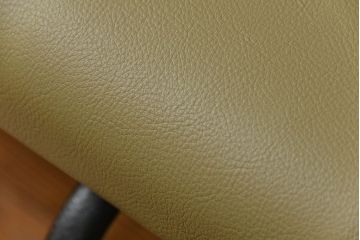 レトロ家具　昭和レトロ シンプルな鉄脚ベンチ(長椅子、長イス)