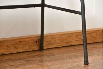 レトロ家具　昭和レトロ シンプルな鉄脚ベンチ(長椅子、長イス)