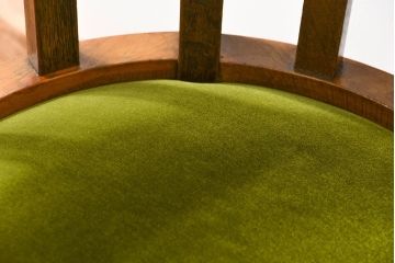 アンティーク家具　アンティーク 古いナラ材のかわいい回転イス(デスクチェア、ドクターチェア、椅子)