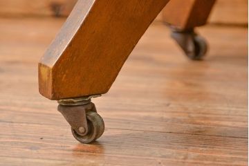 アンティーク家具　アンティーク 古いナラ材のかわいい回転イス(デスクチェア、ドクターチェア、椅子)