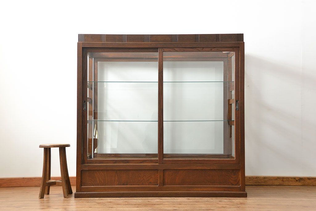 アンティーク家具 アンティーク 特大!古いタモ材 両面開きの上質なガラスケース(ショーケース、飾り棚、陳列棚)
