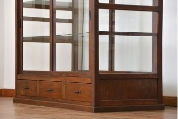 アンティーク家具 アンティーク 特大!古いタモ材 両面開きの上質なガラスケース(ショーケース、飾り棚、陳列棚)