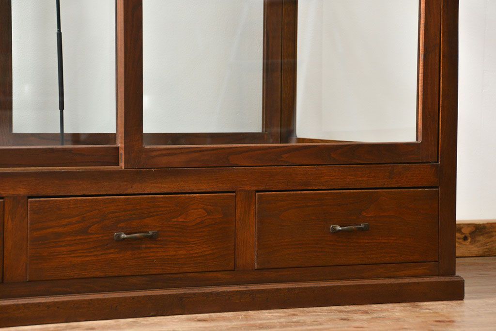 アンティーク家具 アンティーク 特大!古いタモ材 両面開きの上質なガラスケース(ショーケース、飾り棚、陳列棚)