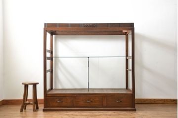 アンティーク家具 アンティーク 特大!古いタモ材 両面開きの上質なガラスケース(ショーケース、飾り棚、陳列棚)