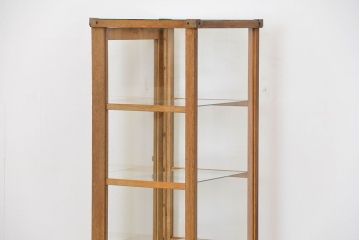 レトロ家具　昭和レトロ 縦型のアンティークガラスケース(ショーケース、飾り棚)