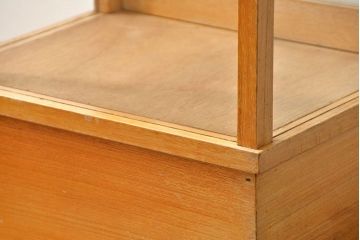 レトロ家具　昭和レトロ 縦型のアンティークガラスケース(ショーケース、飾り棚)