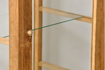 レトロ家具　昭和レトロ 縦型のアンティークガラスケース(ショーケース、飾り棚)
