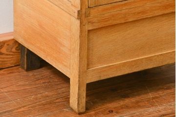 レトロ家具　昭和レトロ 縦型のアンティークガラスケース(ショーケース、飾り棚)