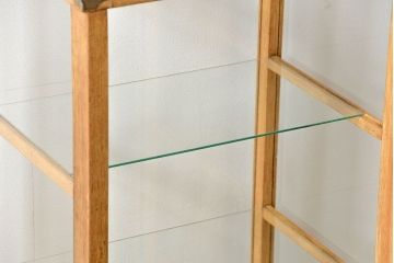 レトロ家具　昭和レトロ 縦型のアンティークガラスケース(ショーケース、飾り棚)