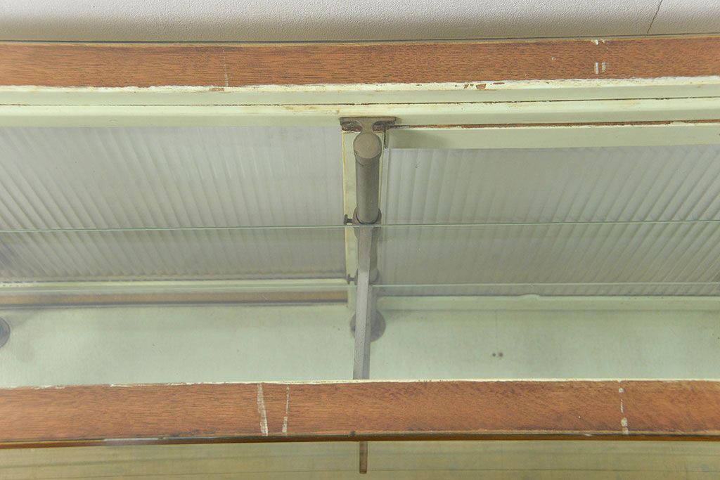 レトロ家具　アンティーク レトロな薄型ガラスケース(1) (ショーケース、飾り棚)