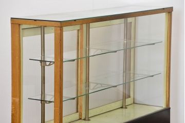 レトロ家具　アンティーク レトロな薄型ガラスケース(1) (ショーケース、飾り棚)