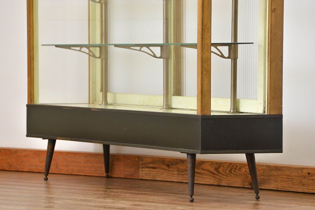 レトロ家具　アンティーク レトロな薄型ガラスケース(1) (ショーケース、飾り棚)