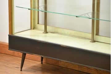 レトロ家具　アンティーク レトロな薄型ガラスケース(1) (ショーケース、飾り棚)