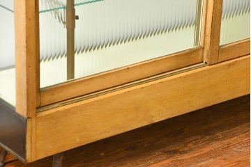 レトロ家具　アンティーク レトロな薄型ガラスケース(1) (ショーケース、飾り棚)