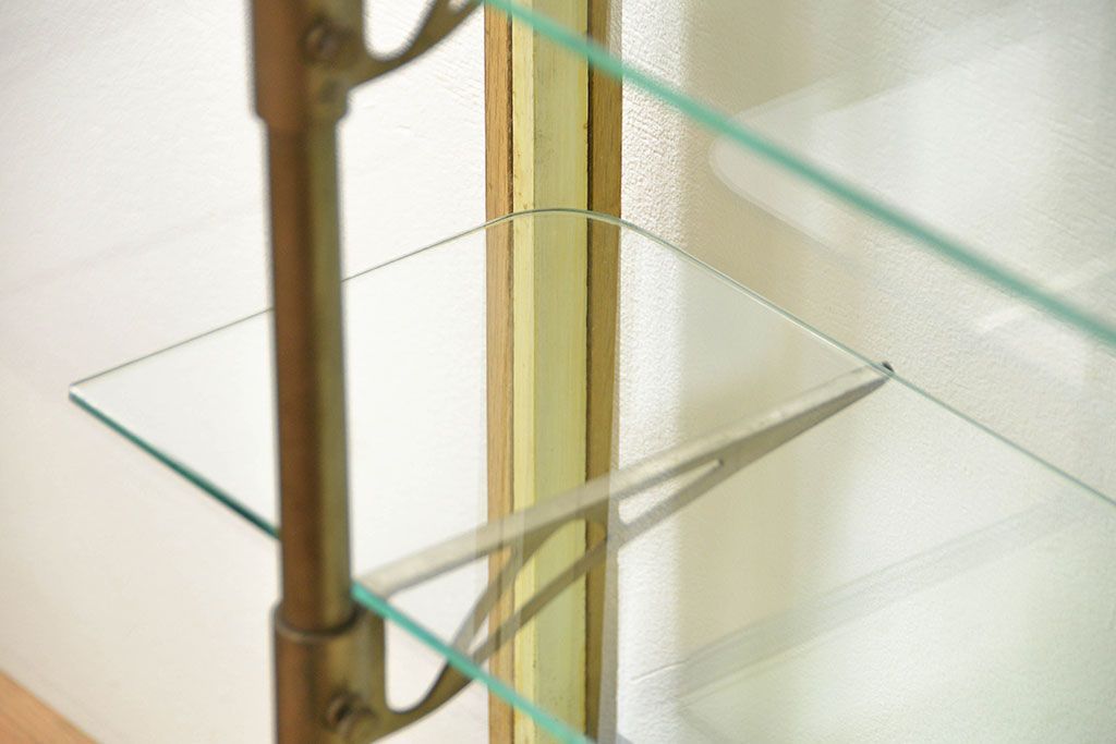 レトロ家具　アンティーク レトロな薄型ガラスケース(1) (ショーケース、飾り棚)