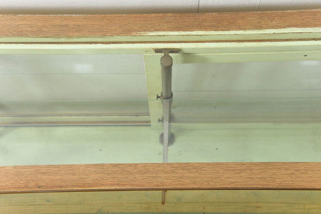 レトロ家具　アンティーク レトロな薄型ガラスケース(2) (ショーケース、飾り棚)