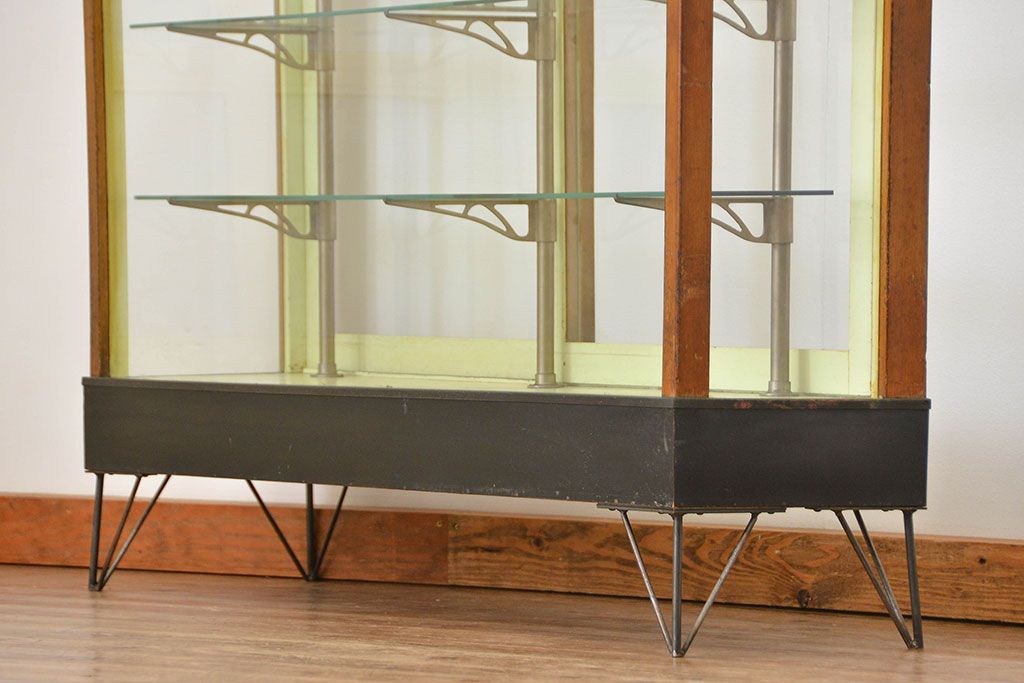 レトロ家具　アンティーク レトロな薄型ガラスケース(2) (ショーケース、飾り棚)