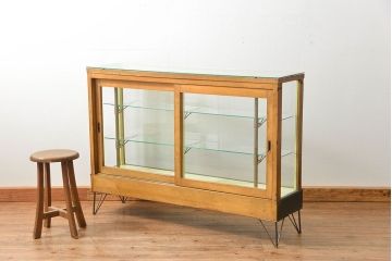 レトロ家具　アンティーク レトロな薄型ガラスケース(2) (ショーケース、飾り棚)