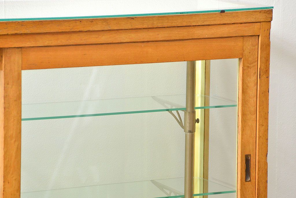 レトロ家具　アンティーク レトロな薄型ガラスケース(2) (ショーケース、飾り棚)
