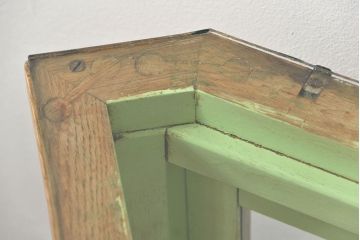 レトロ家具　昭和レトロ 珍しいデザイン、六角型の薄型ガラスケース(ショーケース、飾り棚、陳列棚)