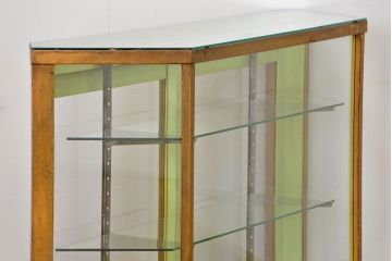 レトロ家具　昭和レトロ 珍しいデザイン、六角型の薄型ガラスケース(ショーケース、飾り棚、陳列棚)