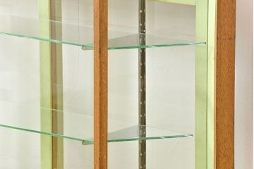 レトロ家具　昭和レトロ 珍しいデザイン、六角型の薄型ガラスケース(ショーケース、飾り棚、陳列棚)