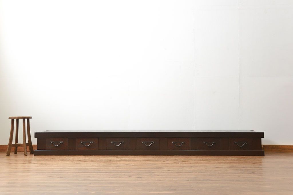 アンティーク家具　古民具・骨董 九尺幅　特大　引き出しローボード(置き床、置床、水屋箪笥、TVボード、テレビ台、キャビネット、収納棚)