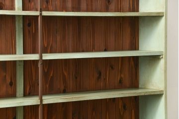 レトロ家具　アンティークペイント 古い商店のレトロな陳列棚(飾り棚、本棚、書棚)