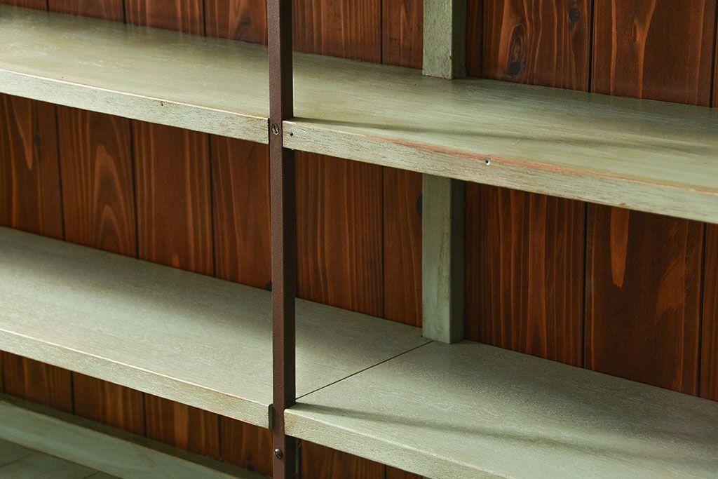 レトロ家具　アンティークペイント 古い商店のレトロな陳列棚(飾り棚、本棚、書棚)