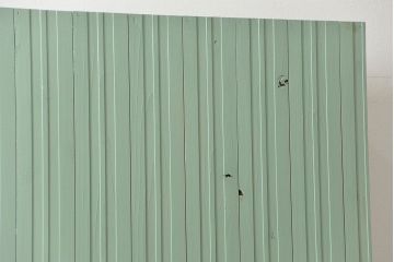 レトロ家具　アンティークペイント 古い商店のレトロな陳列棚(飾り棚、本棚、書棚)