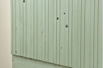 レトロ家具　アンティークペイント 古い商店のレトロな陳列棚(飾り棚、本棚、書棚)