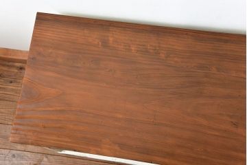 アンティーク家具　アンティークペイント　シンプルでナチュラルな脚付きローボード(TVボード、テレビ、ボード)