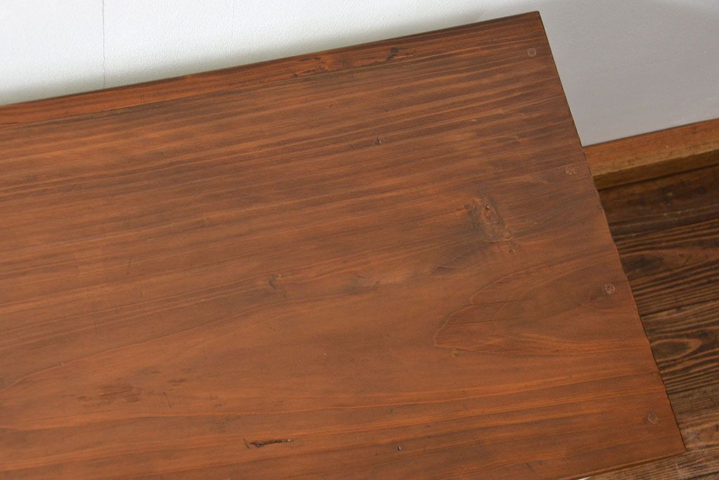 アンティーク家具　アンティークペイント　シンプルでナチュラルな脚付きローボード(TVボード、テレビ、ボード)