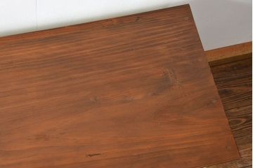 アンティーク家具　アンティークペイント　シンプルでナチュラルな脚付きローボード(TVボード、テレビ、ボード)