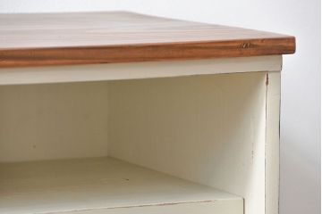 アンティーク家具　アンティークペイント　シンプルでナチュラルな脚付きローボード(TVボード、テレビ、ボード)