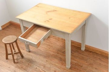 アンティーク家具　イギリスアンティーク　引き出し付き!小さなペイントダイニングテーブル(デスク)