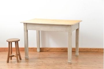 アンティーク家具　イギリスアンティーク　引き出し付き!小さなペイントダイニングテーブル(デスク)