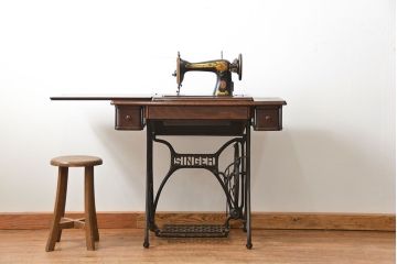 アンティーク家具　アンティーク　足踏みシンガーミシン(SINGER)(1)