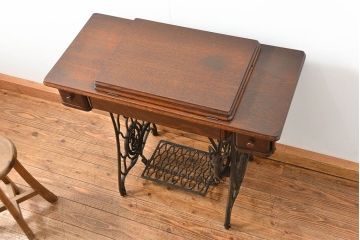 アンティーク家具　アンティーク　足踏みシンガーミシン(SINGER)(1)