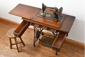 アンティーク家具　アンティーク　足踏みシンガーミシン(SINGER)(1)